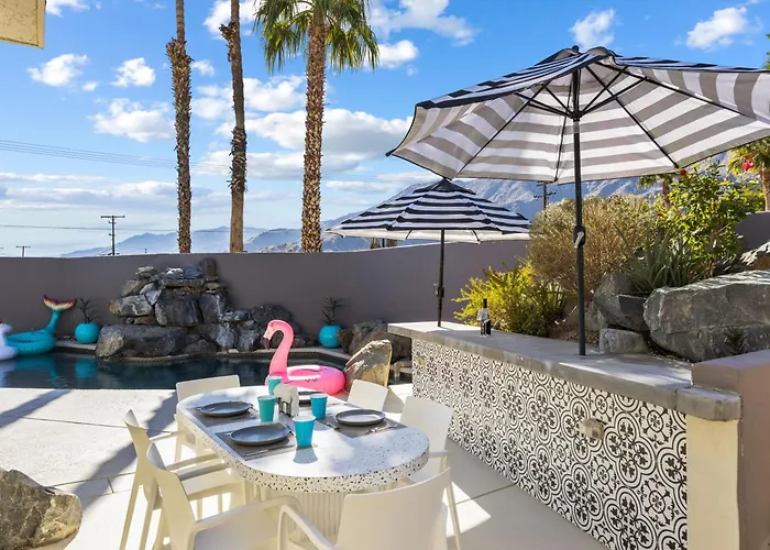 Private Pool & Mountain Views!